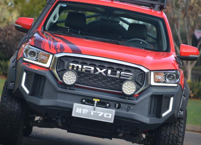 玩皮卡的有福了!大通t70越野版上市,原厂就带深度改装