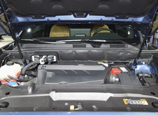 0t的涡轮增压发动机和一台2.7t六缸的双涡轮增压发动机,2.