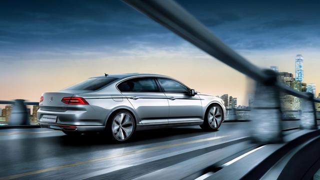 帅气沉稳的高颜值一汽-大众迈腾的外观是我最满意的了,颜值担当,让人