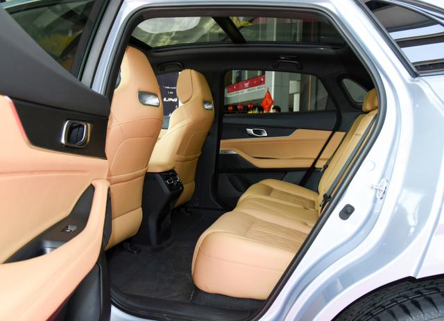 开惯了日产奇骏再试驾长安unik发现长安这几年进步真快